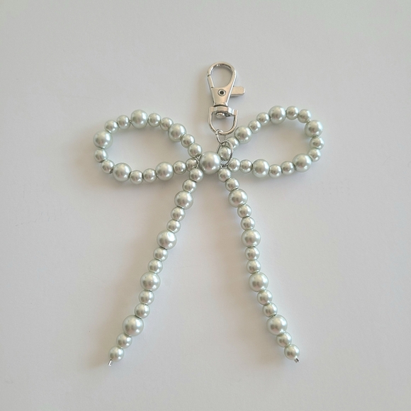 Silver Beaded Bow Glass Pearl Bag Charm - Picture 4 of 7